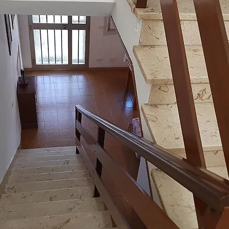 Queen Elizabeth - Argenta