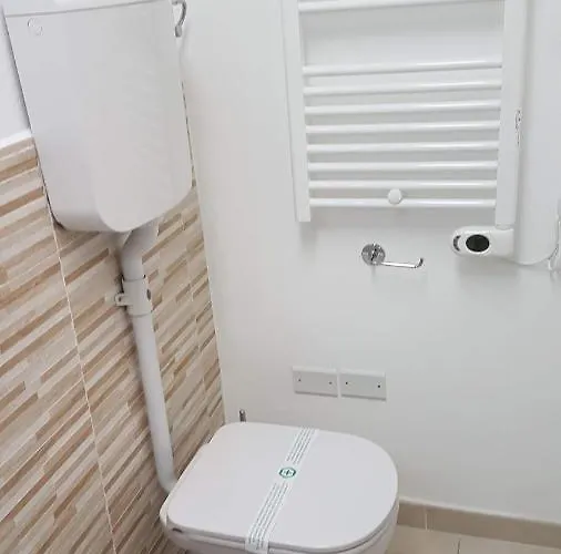 Queen Elizabeth - Argenta