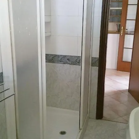 Queen Elizabeth - Argenta