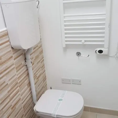 Queen Elizabeth - Argenta