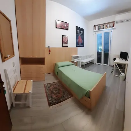 Queen Elizabeth - 3*