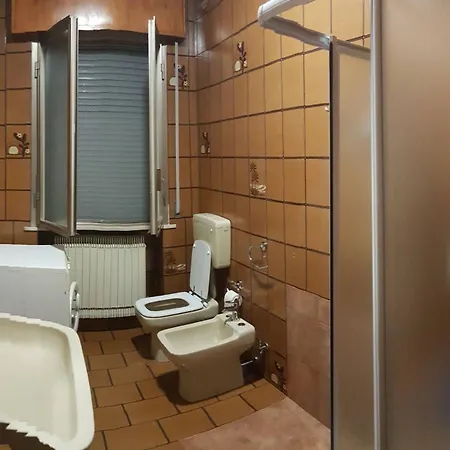 Queen Elizabeth - 3*