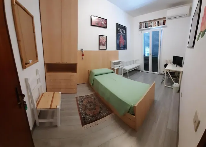 Queen Elizabeth - 3*