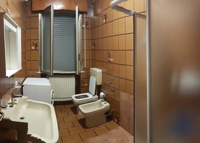 Queen Elizabeth - 3*